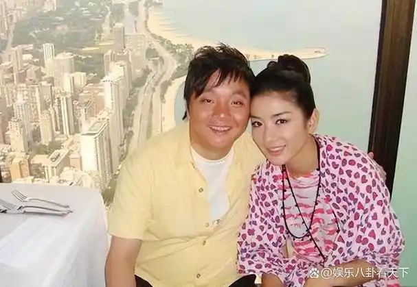 离婚离得不体面,姜凯对黄奕一肚子怨气;女星霍思燕卷入,跟她在网上指