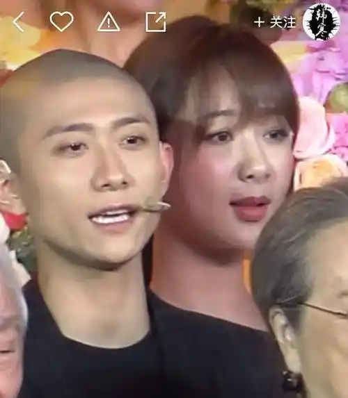 杨紫张一山晚会终于同框!躲在角落的杨紫都比张一山头大?