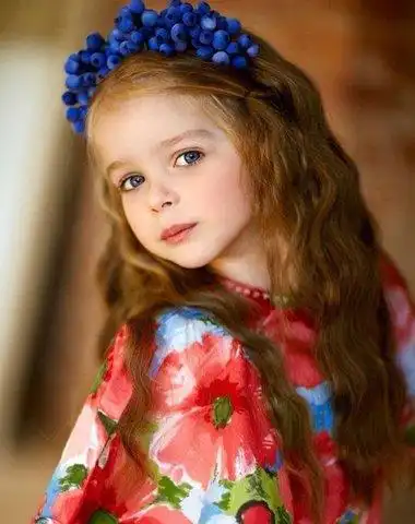 小女孩烫发发型 2017流行好看的长发烫发发型图片