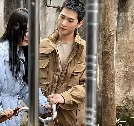 杨洋和王楚然恋情曝光后持续掉粉,网友扒出其曾经的多位绯闻女友_乔欣