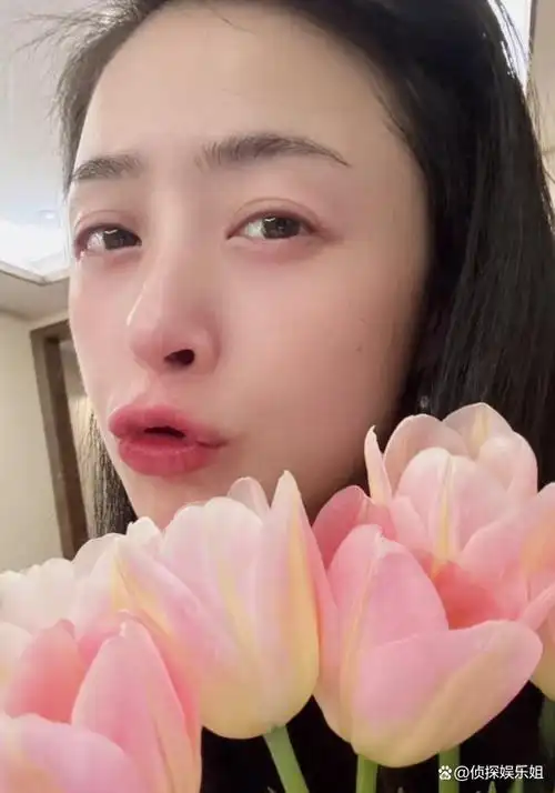 40岁蒋欣久违晒近照,瘦身成功后愈发养眼,素颜怼脸拍少女感超足