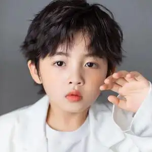 宝宝儿童男孩假发卷发短发锡纸烫帅气时尚拍照模特写真自然全头套