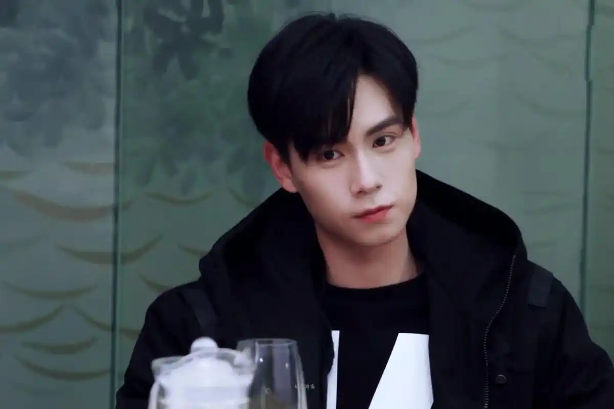 让人心动的电竞男神 重温一下亲爱的热爱的吴白大神的美颜吧!