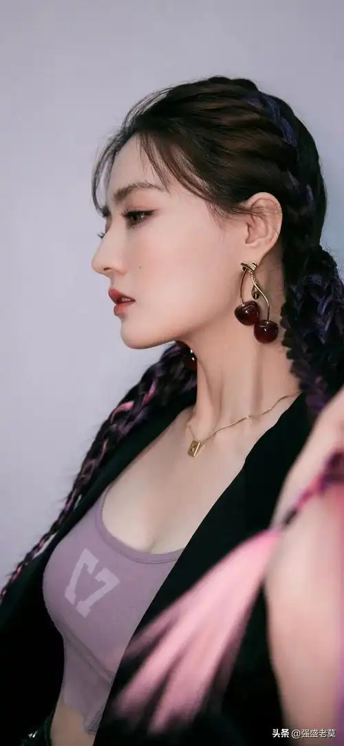 徐璐惊艳写真照片