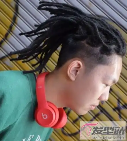 男生半脏辫发型 帅气酷炫潮男范--sms580