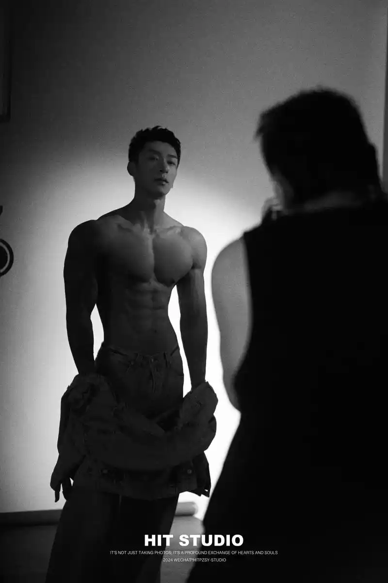 行止由我 快意恩仇自当由我.#薄肌男孩 #肩宽腰窄 #腹肌 - 抖音