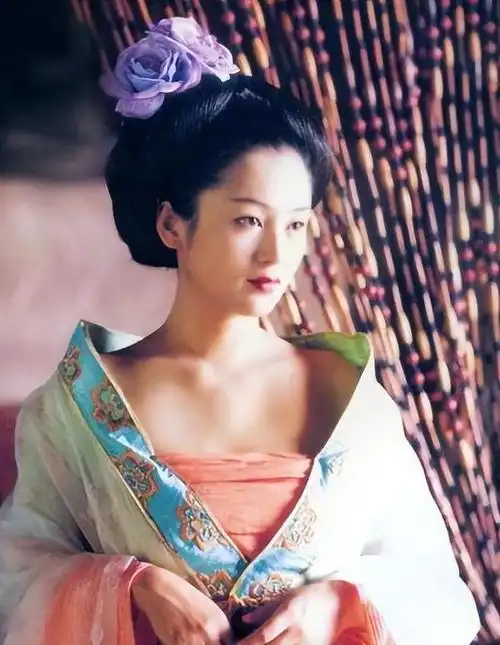 大陆第一美女陈红年轻时有多美长相天然穿衣时髦太惊艳了