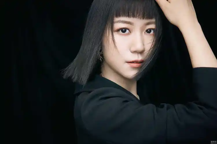 谢春花全新单曲《祝你狼狈》正式上线