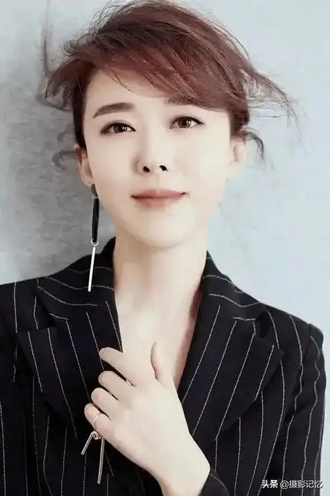 颜丹晨 中国内地女演员 颜丹晨,1978年3月9日出生于湖南 - 抖音