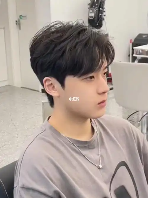 应该没有男生能拒绝这种帅气自然好打理的发型吧#深圳男士发型  #乔洋