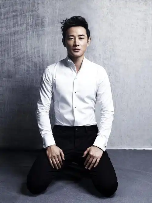 肌肉男:肌肉感强烈的男人罗晋-小虾米