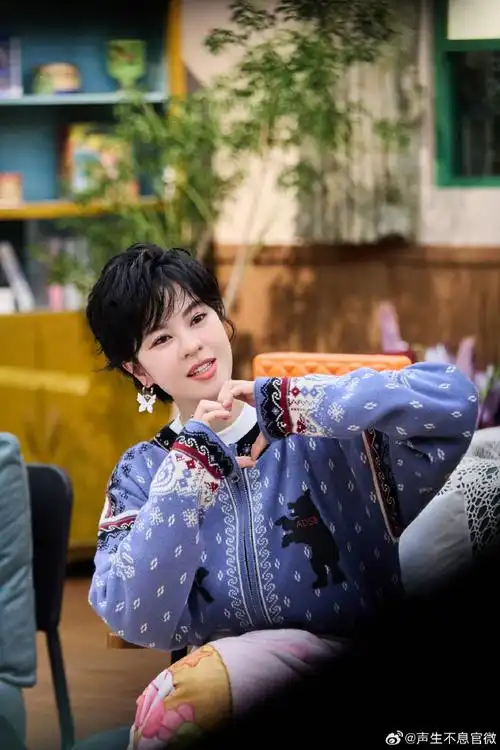 【#声生不息家年华#精彩剧照大放送】@郁可唯咏絮才高,婉婉有仪「心中