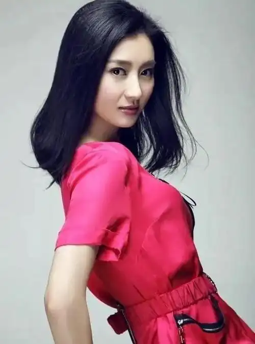 斓曦美艳动人古典吸睛写真