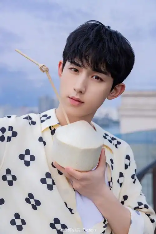 #就要辰现在##今天星期五#