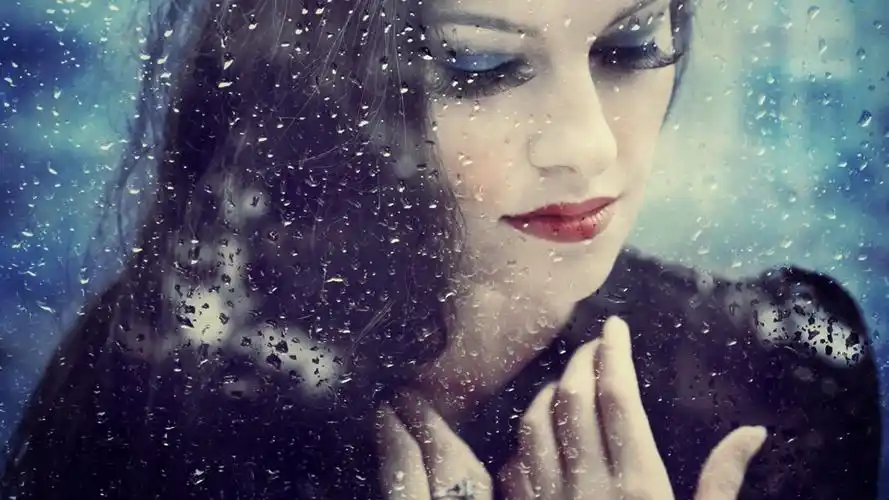 文艺小清新雨中美女唯美图片高清电脑桌面壁纸2