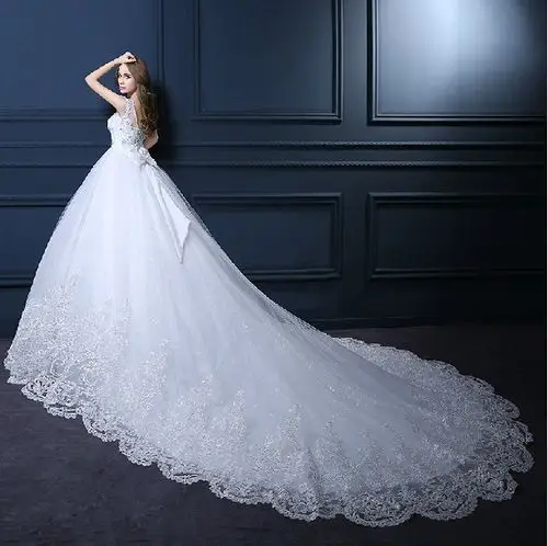 夏季婚纱长拖尾2020新款一字肩豪华镶钻韩式双肩修身绑带酒店新娘