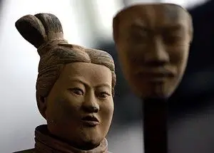 女性妩媚版兵马俑现身北京艺术的不同诠释