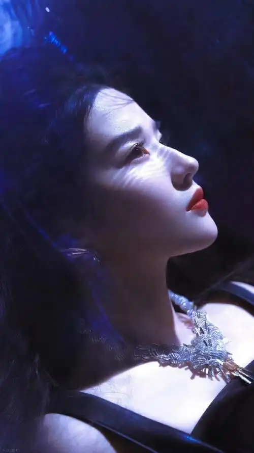 鼻子决定了颜值的上限#    一起来欣赏名画"刘亦菲的侧颜".