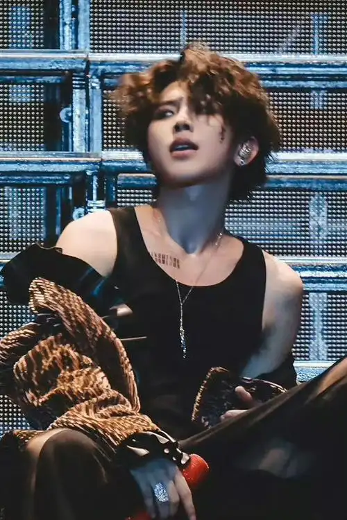 令人窒息的～ 喉结#蔡徐坤