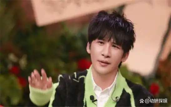 机场偶遇大张伟夫妇合体,刘迎身材明显变化,温柔帮老公整理头发