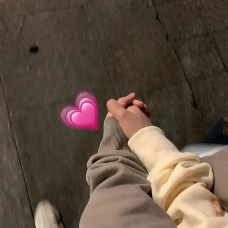 99情侣拍照|和女朋友牵手照片怎么拍91 宝贝  说牵手的时候是最有