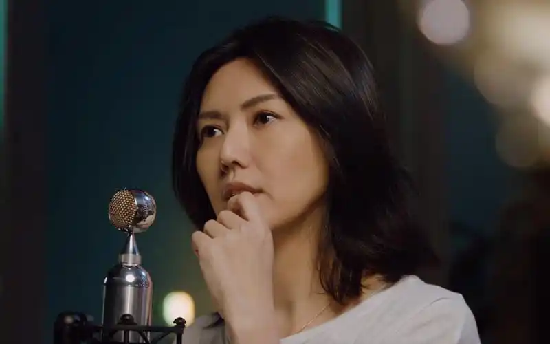 孙燕姿天黑黑20年间跟着从少女变成了妈妈