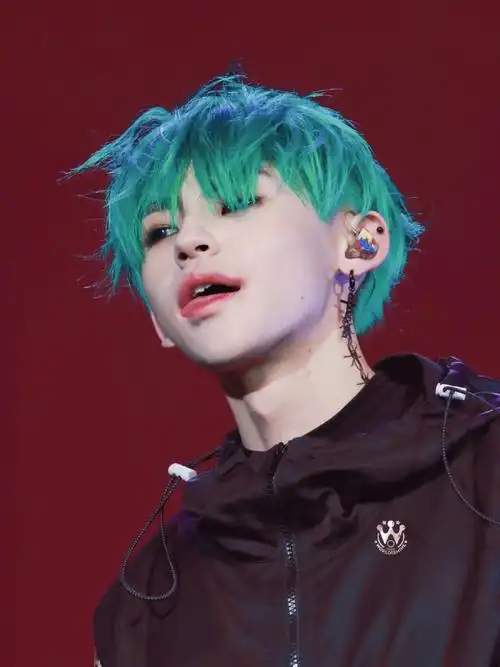 我想把这玩楞染成绿色的今日就分享小鬼的绿色发色  潮色分享这款颜色