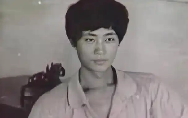 回顾歌手耿为华:我这辈子做过后悔的事,就是娶小14岁女粉丝为妻