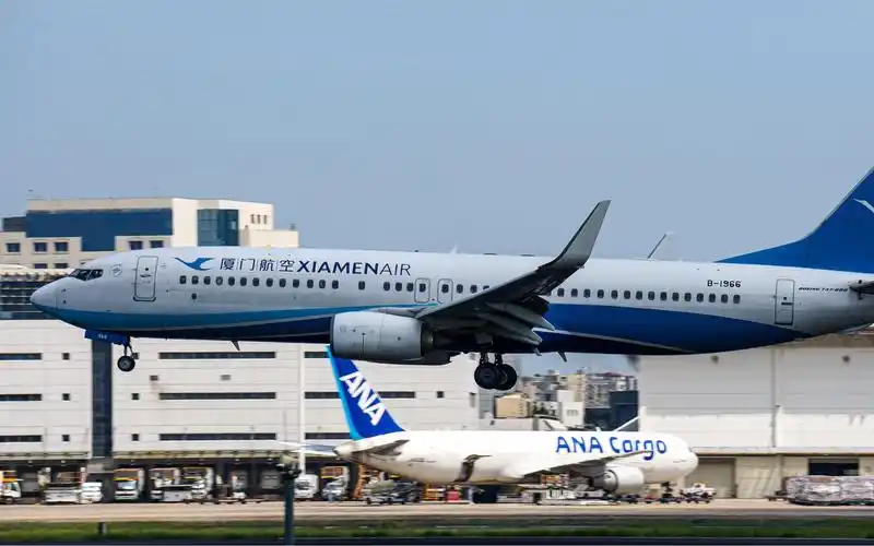 厦航波音737起飞