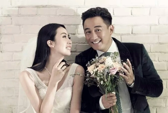 何炅主持一场婚礼要多少钱娱乐圈就5人请得到原来跟金钱无关