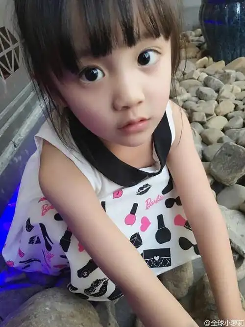 颜赞小萝莉为什么会有这么好看的小女孩好想生个这么漂亮的女儿嘤美颜