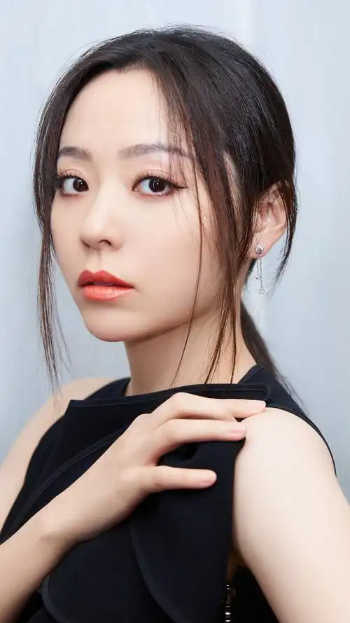 张靓颖酷飒写真手机壁纸