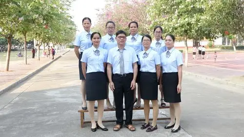 白沙一中八年级班主任合影