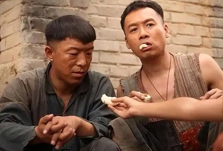 原创高虎黄渤是兄弟拍戏撞死人装修又电死工人现是一个农民