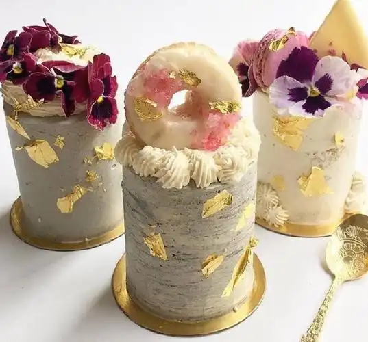 用金箔点缀的甜品,瞬间高级优雅起来了