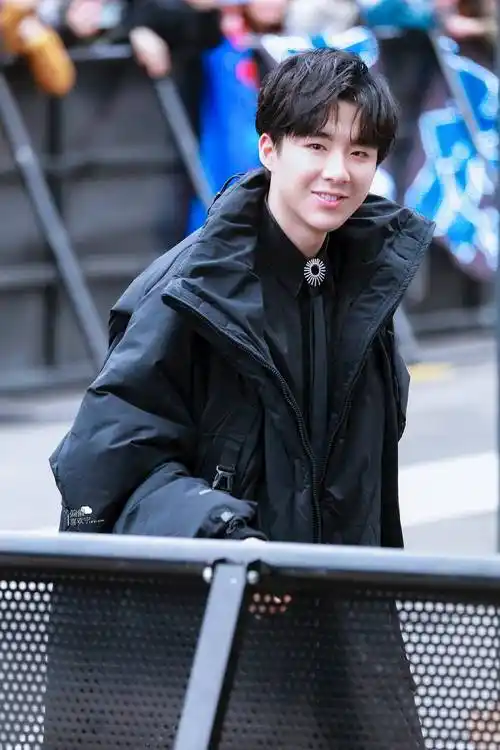 歌手 刘宇宁 时尚照片集锦