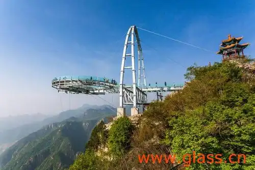 云南玻璃栈道在哪里云南玻璃栈道图片大全