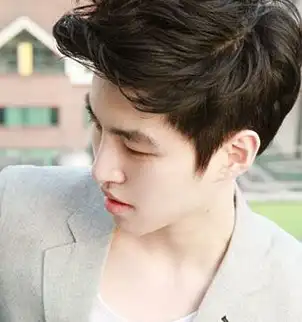 发际线高的男生,剪这4款发型真的很帅!尤其第3种,五官会更立体