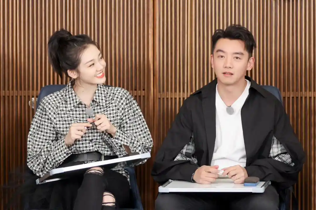 《奔跑吧9》郑恺苗苗泪洒现场|奔跑吧第九季|男团|跑男_新浪新闻