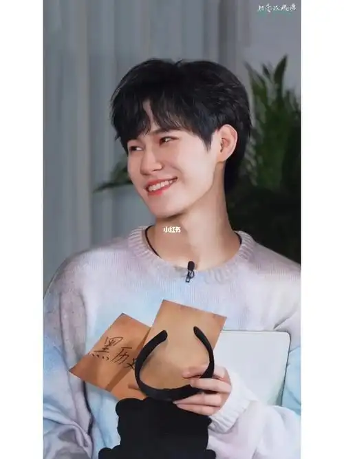 这个鼻上痣 这个宠溺的笑狠狠戳我xp#tnt时代少年团  #张真源  #壁纸