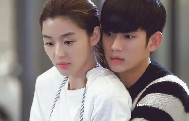 全智贤,金秀贤的沙发压倒之吻!心动爆棚!