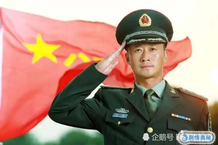 吴京腹部有多少块腹肌?不愧是穿军装最帅的男人