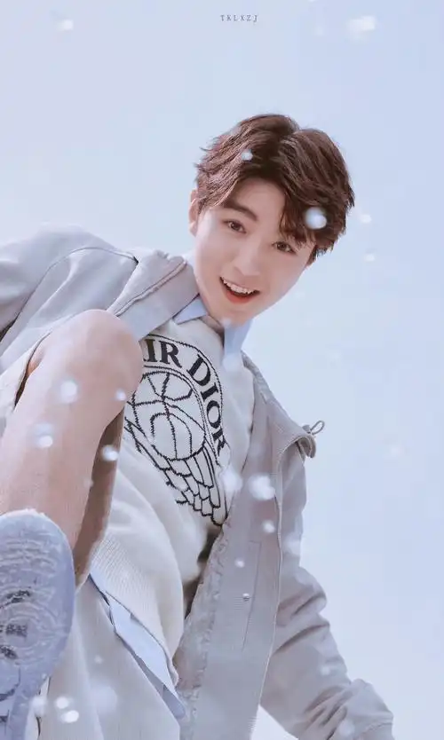 tfboys-王俊凯  #王俊凯的高中毕业照