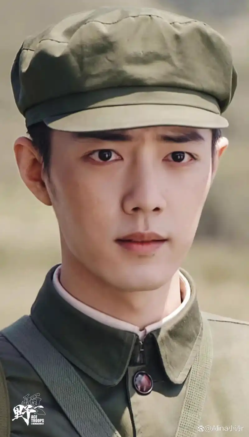 肖战《王牌部队》身着不同时期军装的顾一野