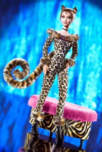 20个造型怪异的芭比娃娃 – 美漫百科