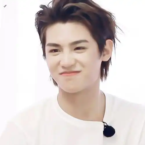 有没有黄明昊泰菲笑的图片