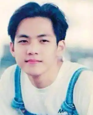 看到这组照片后,网友们称赞钟汉良英俊潇洒,依然"不老男神".