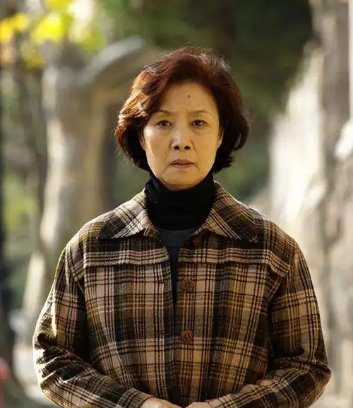 回顾演员吕中我不带助理也从来不背台词不要叫我老艺术家