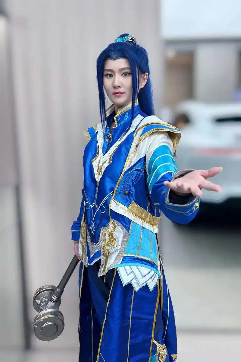 永远用左手的锤,守护右手的草.#斗罗大陆 #唐三cos #唐 - 抖音