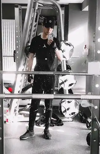 从150斤到116斤!肖战大方公开减肥方法,网友:瘦身能提高颜值